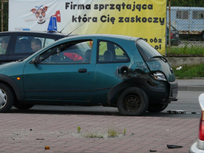 Wypadek w Skierniewicach. 21-letni motocyklista w szpitalu po zderzeniu z fordem [ZDJĘCIA]