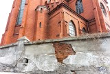 Ministerstwo dało pieniądze na remont muru obok kościoła św. Katarzyny
