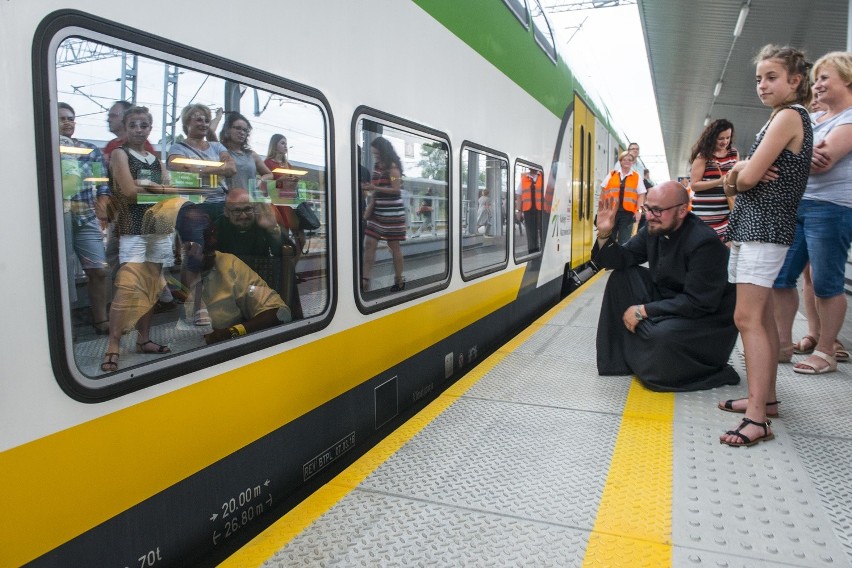 ŚDM 2016 w Radomiu. Kilkuset pielgrzymów wyruszyło specjalnym pociągiem do Krakowa