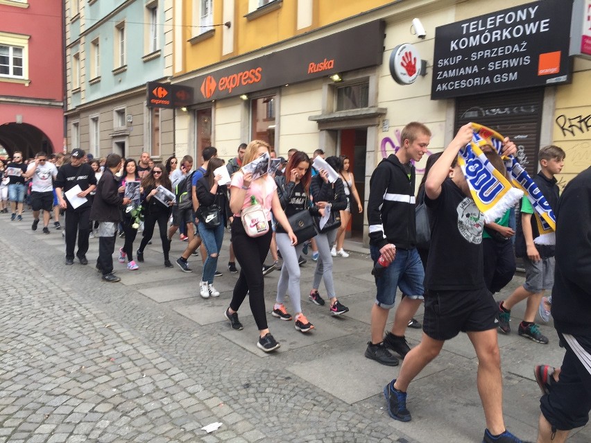 Śmierć Igora. Uczestnicy marszu poszli pod komisariat na Trzemeskiej