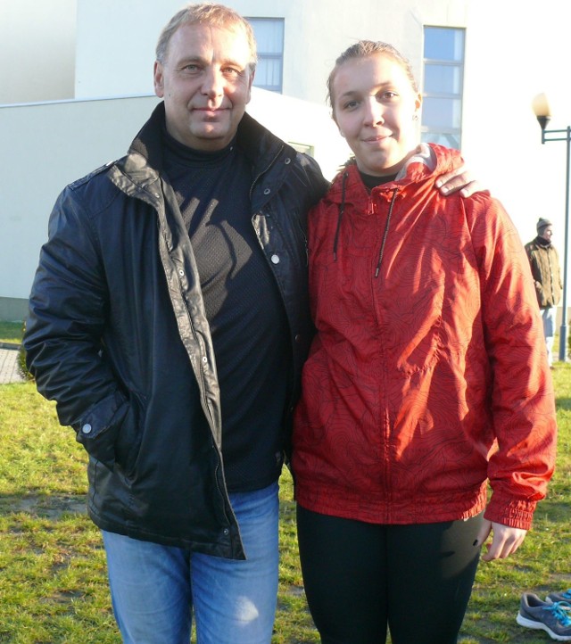 Świąteczny konkurs rzutu młotem pewnie wygrała Katarzyna Furmanek. Na zdjęciu ze swoim tatą i trenerem Grzegorzem Furmankiem.