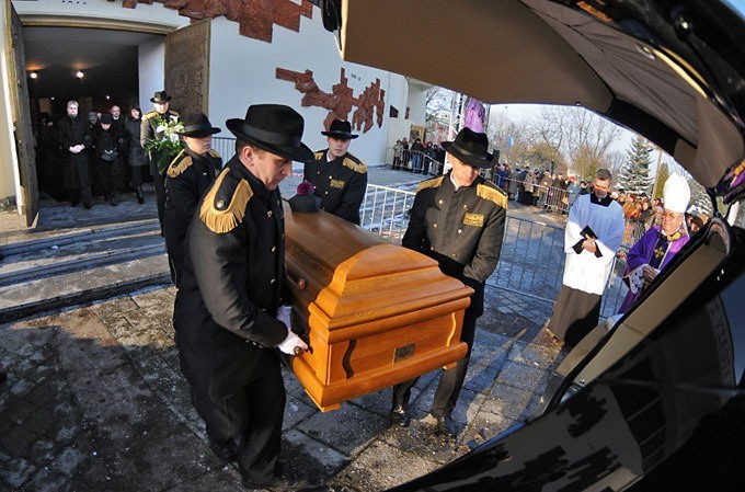 [zdjęcia] Pogrzeb ks Romualda Biniaka