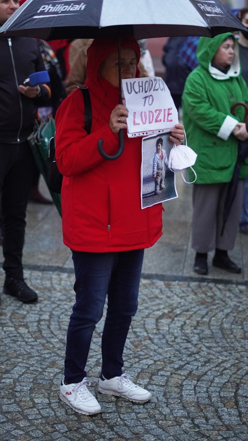 Marsz Granice Człowieczeństwa w Białymstoku. "Wielu Polaków zaraża się wirusem obojętności na cierpienie" (ZDJĘCIA)