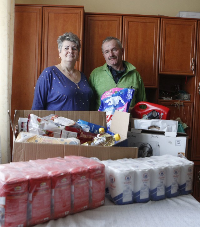 Rodzina otrzymała m.in. drewno, żywność, środki czystości i komplet nożyczek fryzjerskich dla córki