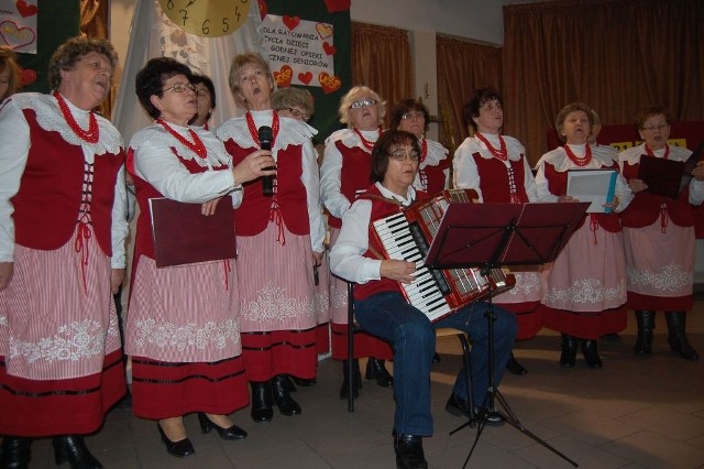 Dla gości dożynek w Dąbrówce Słupskiej zaśpiewają m.in. "Kołaczkowianki&#8221;.