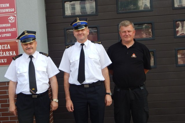 Jarosław Kurek (w środku) spotkał się z Tomaszem Krzyczkowskim, szefem lipskich strażaków (z lewej) i jego zastepcą Jarosławem Bajorem.
