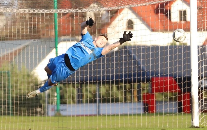 Hummel 4. liga. Dwie bramki Kevina Castillo i pewna wygrana Neptuna Końskie w meczu ze Spartakusem Daleszyce