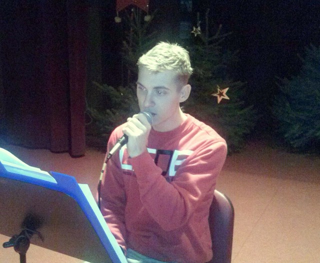 Jakub Rochmalski, osiemnastolatek ze Świnoujścia, został zakwalifikowany do następnego etapu eliminacji programu "Must Be The Music" 