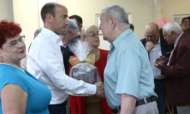 Z seniorami w Grudziądzu spotkali się posłowie Borys Budka i Tomasz Szymański oraz Maciej Glamowski, prezydent Grudziądza