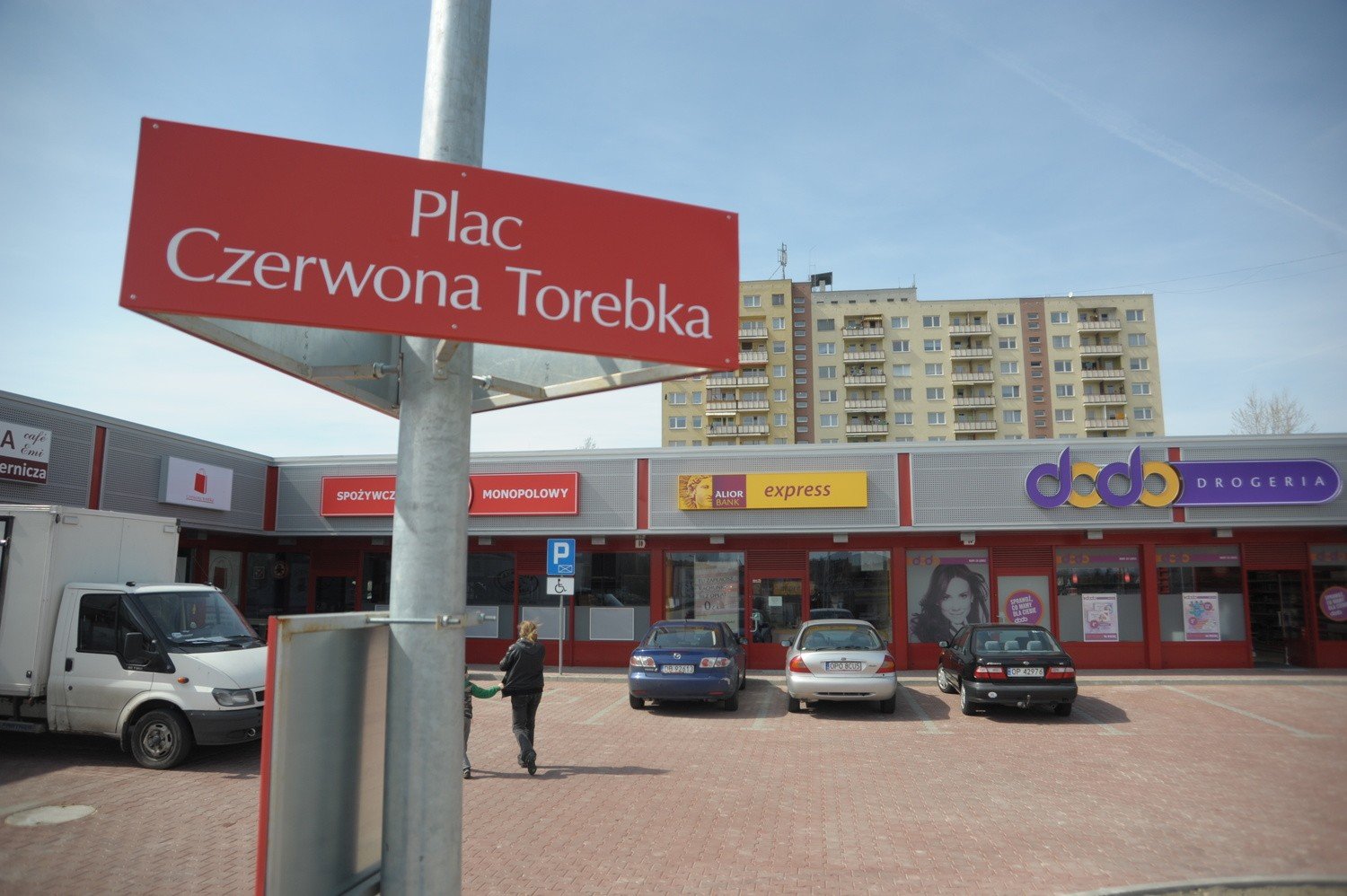 Opole. Pierwsze sklepy ruszyły w "Czerwonej Torebce" | Nowa Trybuna Opolska