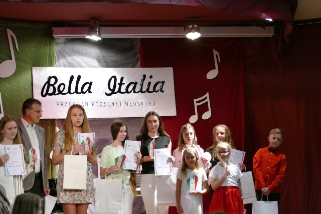 W Młodzieżowym Domu Kultury odbył się  VII Przegląd Piosenki Włoskiej „Bella Italia”. Oto wszyscy laureaci.