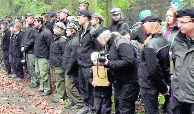 Niezależnie od pogody coroczny zlot Harcerskiego Rajdu "Szlakami Jędrusiów" gromadzi bardzo wiele osób. W tym roku na spotkanie niektórzy przyjechali z odległych zakątków Polski.