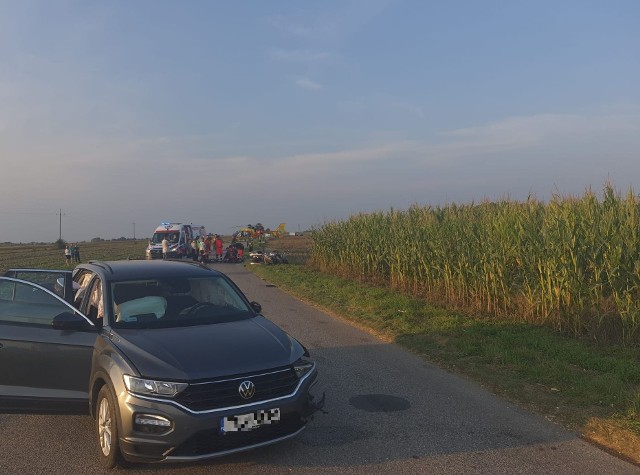 W miejscowości Czarkowy w powiecie buskim 13 września motocyklista zderzył się z volkswagenem. Policja szuka świadków tego wypadku.
