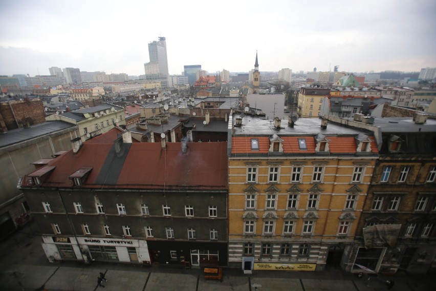 Taka panorama Katowic rozpościera się z dachu nowego Hotelu...