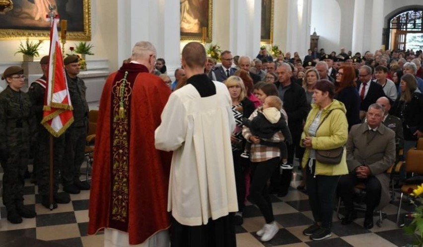 Trwają ważne uroczystości odpustowe na Świętym Krzyżu, w najstarszym polskim sanktuarium. Uczestniczy w nich wiele osób. Zobacz zdjęcia