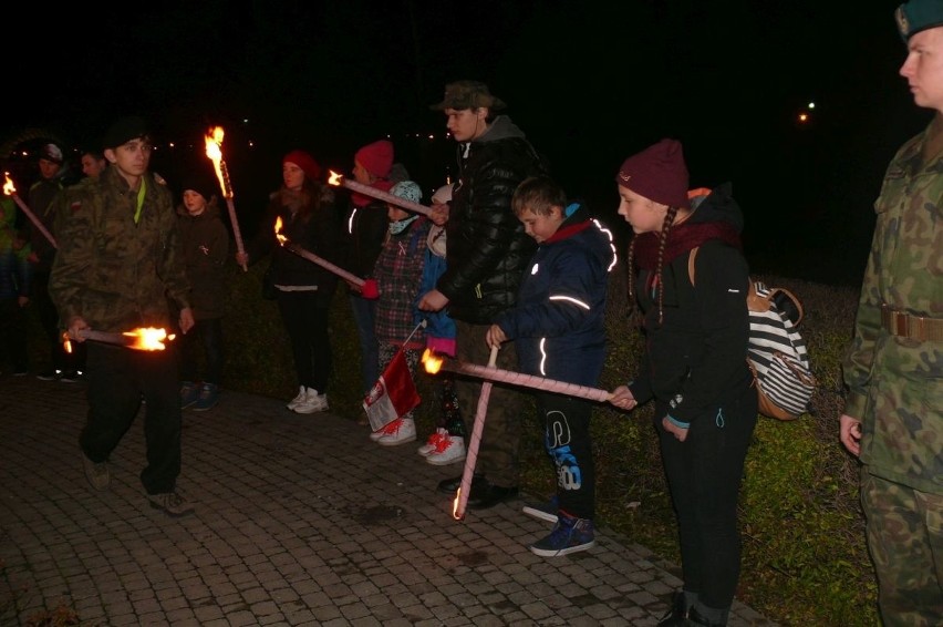 Patriotyczna manifestacja na zakończenie Rajdu Gwiaździstego w Ostrowcu 