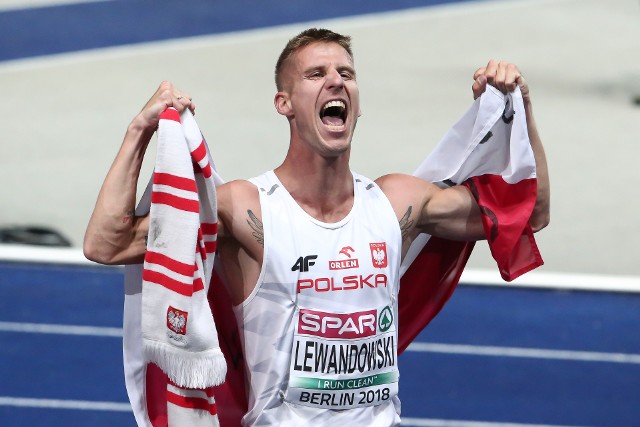 Marcin Lewandowski jest jak wino - im starszy, tym lepszy. W ubiegłym roku pierwszy raz definitywnie przerzucił się na 1500 m rezygnując ze swojego dotychczasowego koronnego dystansu - 800 m. Srebrny medal na mistrzostwach Europy w Berlinie potwierdza, że to był dobry wybór i należy nadal iść tą drogą w kierunku igrzysk olimpijskich w Tokio w 2020 roku. Nic więc dziwnego, że na Stadionie Olimpijskim w Berlinie ze swojego sukcesu cieszył się jak dziecko. KOLEJNE ZDJĘCIA MOŻNA ZOBACZYĆ UŻYWAJĄC STRZAŁEK