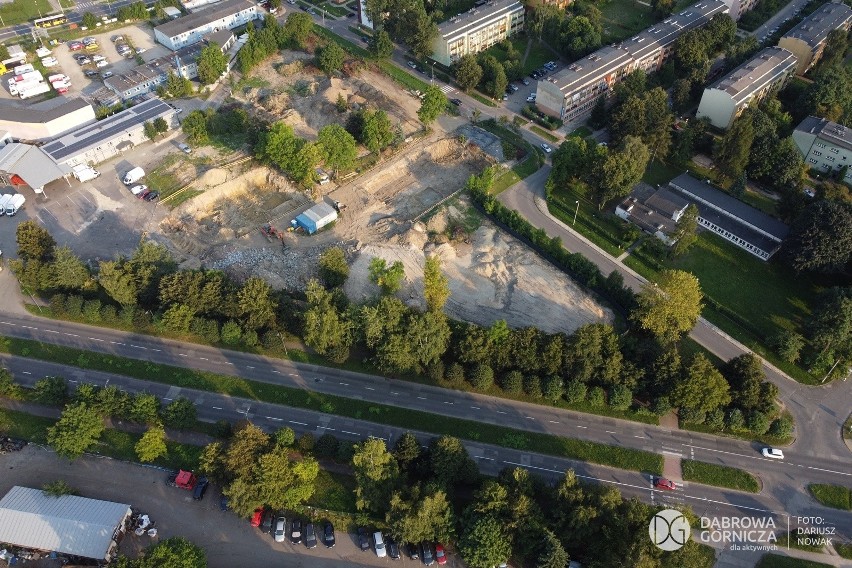 Tak dziś wygląda plac budowy trzech nowych bloków w Dąbrowie...