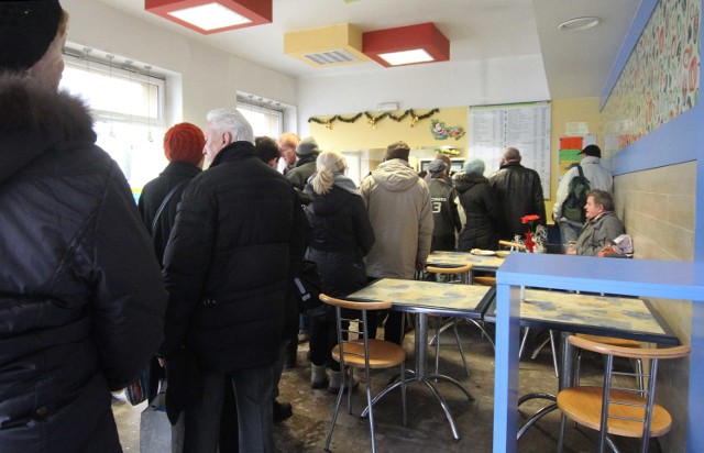 Korzystający z posiłków finansowanych przez Miejski Ośrodek Pomozy Rodzinie w Kielcach narzekają na ich jakość.