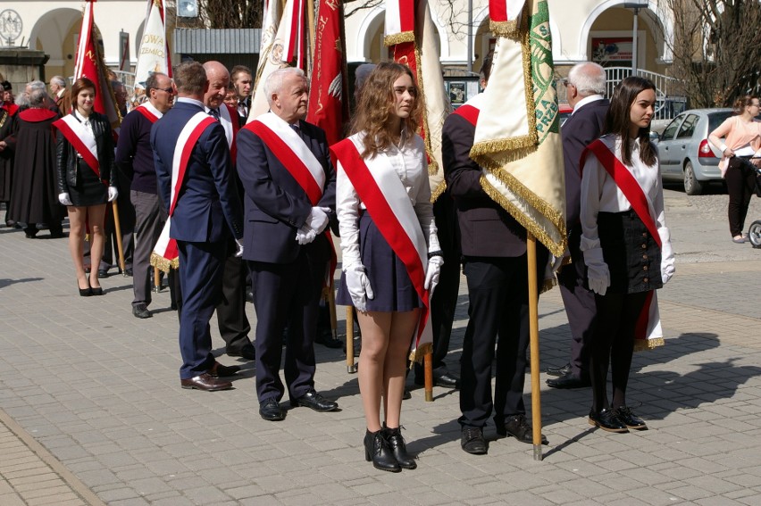 Gorlice. Cech Rzemiosł i Przedsiębiorczości ma nowy sztandar. Uroczyste poświęcenie w bazylice