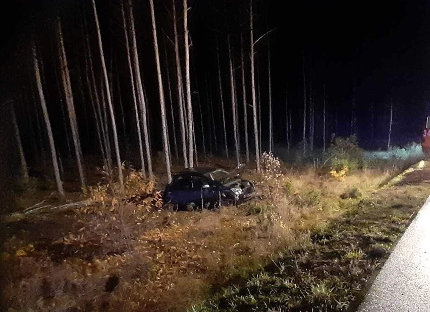 Wypadek na drodze Gleba – Jeglijowiec. Samochód dachował. Do zdarzenia doszło 12.11.2023