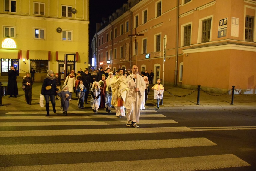 Marsz Wszystkich Świętych przeszedł ulicami Śródmieścia. Zobacz zdjęcia