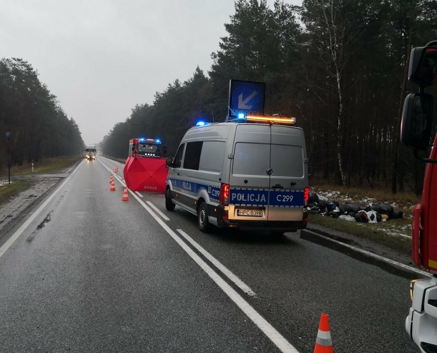 Śmiertelny wypadek na DK10 w Przyłubiu. Policja wyjaśni...