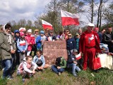 "Porzeczaneczki" zaprosiły na patriotyczny rajd do Bobrzy. Uczestnicy dopisali [ZDJĘCIA]