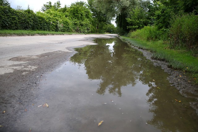 Ulica Działkowa po ulewnym deszczu