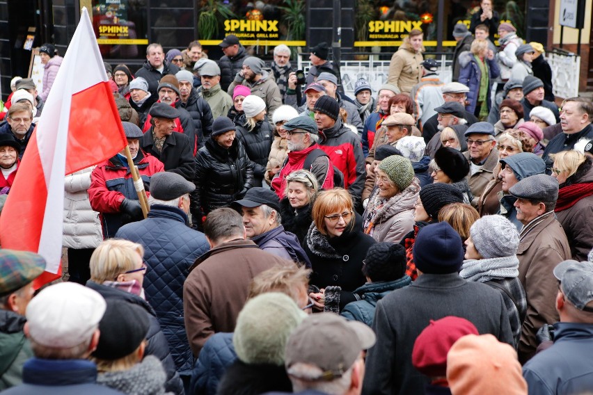 Przeciwnicy polityki rządu spotkali się w Toruniu i bydgoskim Mózgu