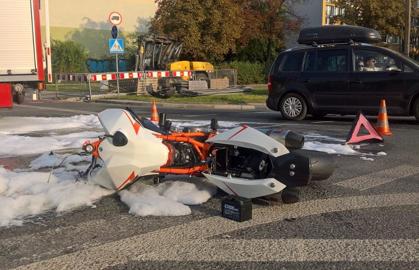 Wrocław: Wypadek na Borowskiej. Motocykl w częściach. Duże utrudnienia!