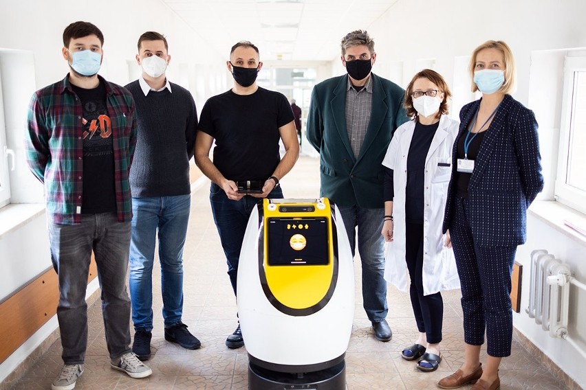 Bobot 2.0 przechodzi ostatnie testy w szpitalu MSWiA. Robot wesprze pracę personelu medycznego (zdjęcia) 