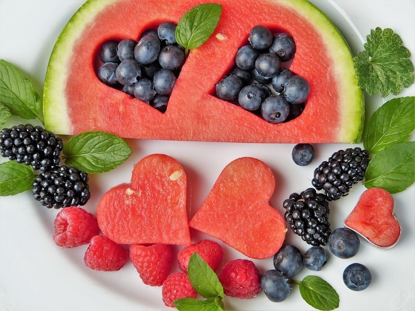 FRUKTOZA w owocach. Glukoza czy fruktoza - co lepsze?...