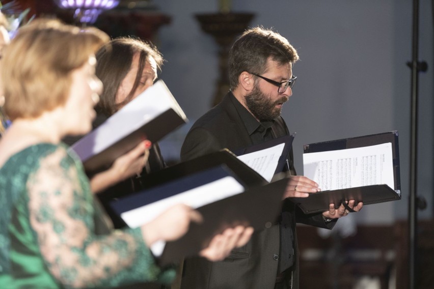 Festiwal "Ucho Igielne" zachwycił w Koprzywnicy. Zagrało Harmonium Duo, zaśpiewał Cracow Vocal Quartet [ZDJĘCIA]