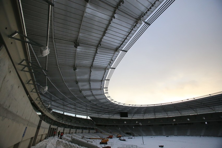 Odśnieżanie dachu Stadionu Śląskiego