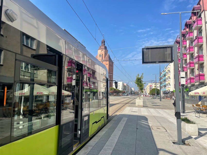 Rozpoczął się montaż pierwszych tablic ledowych na...