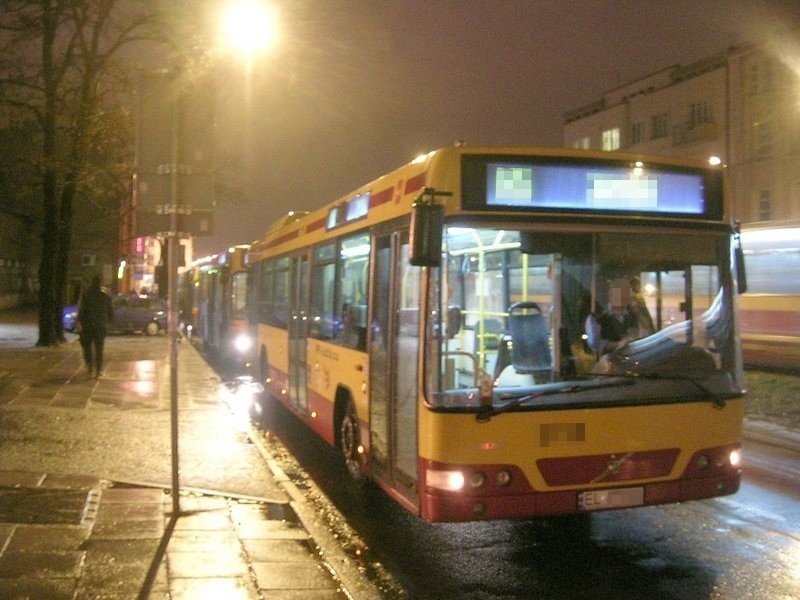 Szalona podróż nocnym autobusem: "Kierowca łamał przepisy i nie zatrzymywał się na przystankach"