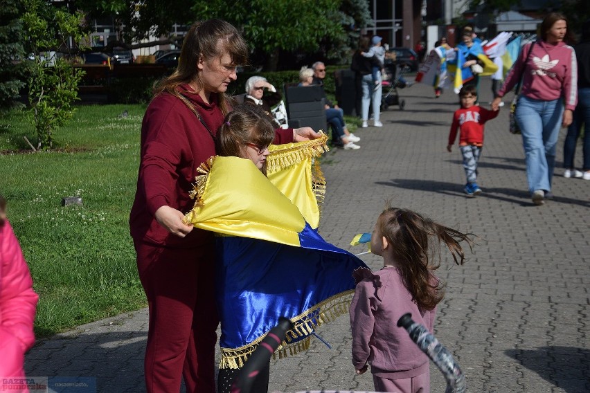 Ukraińcy dziękują Polakom. Marsz wdzięczności Narodowi Polskiemu we Włocławku [zdjęcia, wideo]