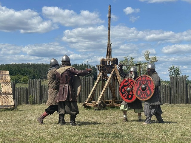 Park Kulturowy Korycin - Milewszczyzna odwiedziło Bractwo Historyczne Windland oraz wojowie z Ulvborg Hird