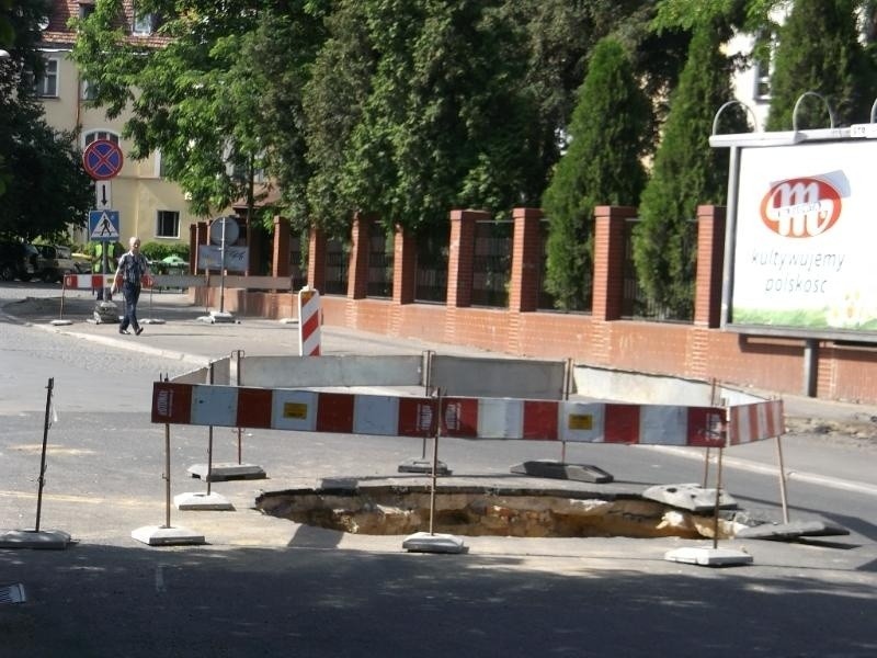 Wrocław: Ulica Parkowa się zapadła. Objazdy autobusów