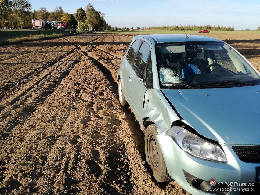 Wypadek na DK 57 z Przasnysza do Chorzel. W Świniarach zderzyły się osobówka i motocykl [ZDJĘCIA]