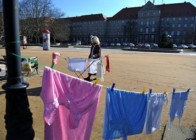 Protest mieszkanki na Jasnych Błoniach