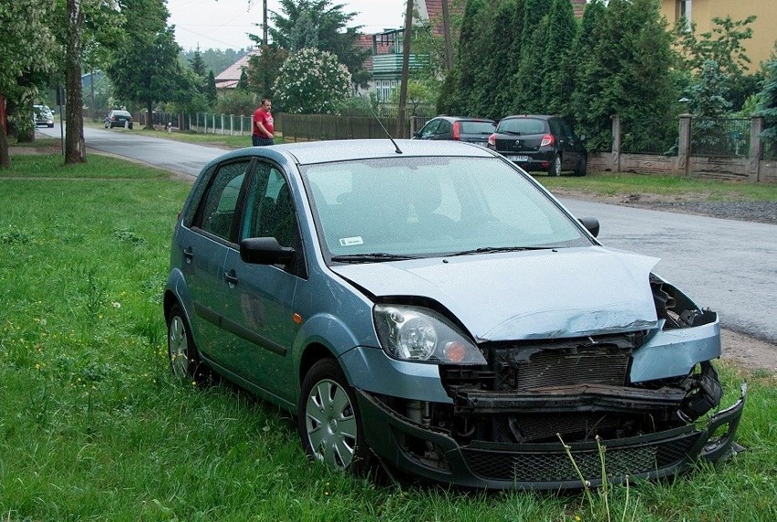 Kolizja z udziałem śmieciarki w Bąkowie