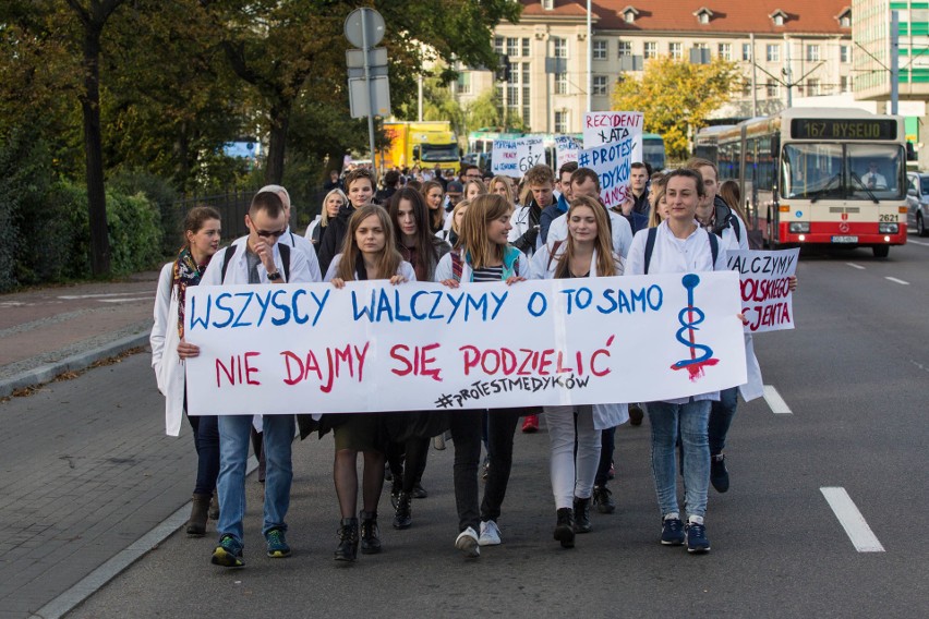 Demonstracja poparcia dla protestów lekarzy rezydentów w Gdańsku