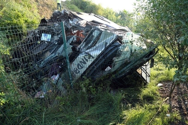 Wypadek pod Dreznem na A4. Zmarła 11 ofiara wypadku polskiego autokaru i busa [ZDJĘCIA]