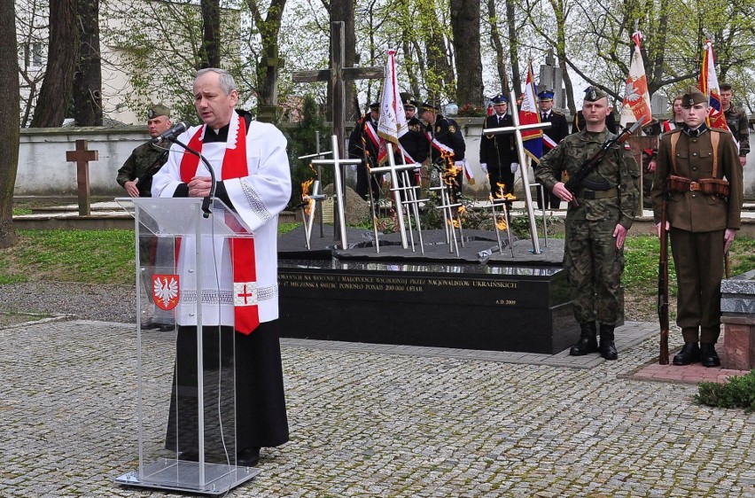 Mieszkańcy Sandomierza upamiętnili ofiary zbrodni katyńskiej [ZDJĘCIA]