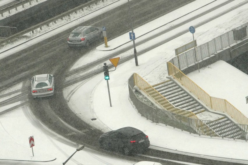 3 grudnia w Poznaniu wypadł śnieg. W związku z opadami na...