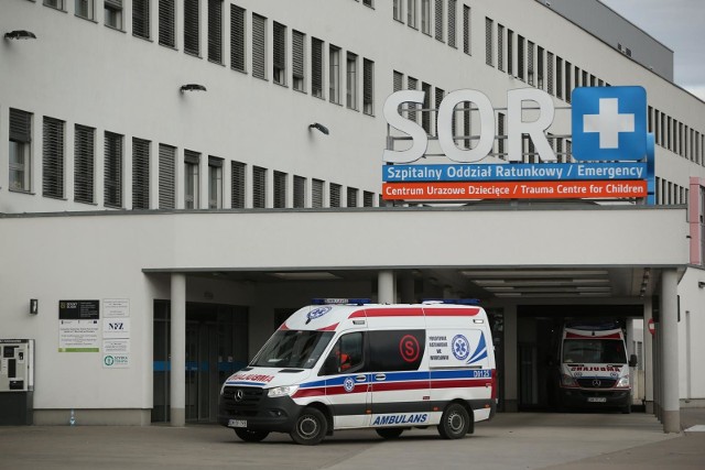 Szpitalny oddział ratunkowy czynny jest przez całą dobę. We Wrocławiu działa w czterech szpitalach
