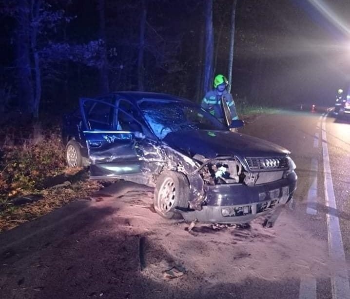 Wypadek między Długosiodłem a Starym Bosewem. Cztery osoby zostały ranne. 30.10.2021. Zdjęcia