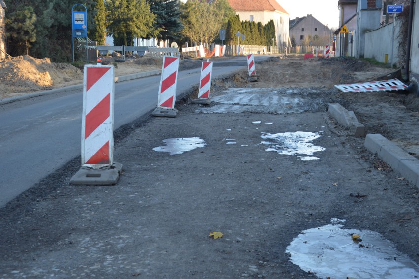 Droga przez mękę w Miodnicy. Trwa remont nawierzchni